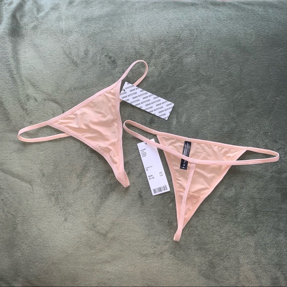 pair of minimalist beige thongs - Picture 2 of 2